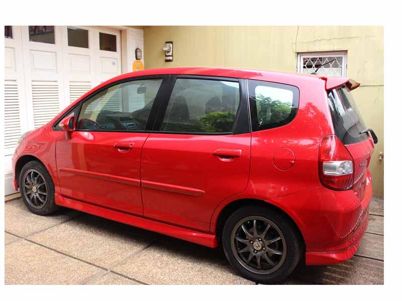 Jual Honda Jazz VTec M/T 2006 Warna Merah