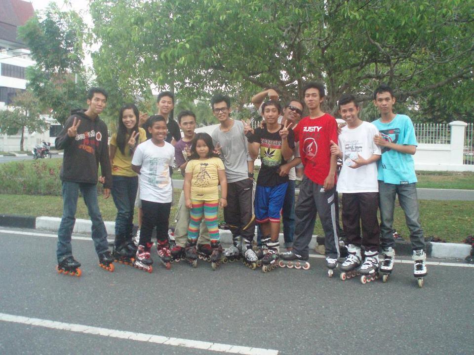 Komunitas sepatu roda/ inline skate