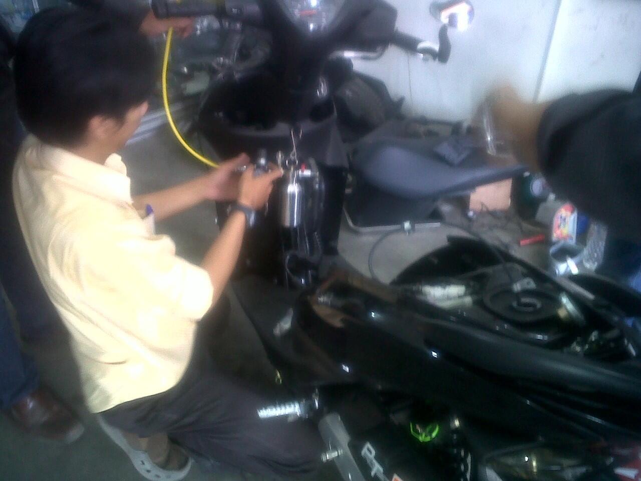 alat service kendaraan injection yamaha honda( injection cleaner tool set by WURTH )