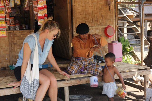 cuman ngeshare pic Maria Sharapova ngetrip di Indonesia