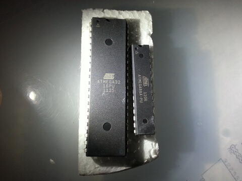 Macam-macam IC AVR Microcontroller (ATtiny13, ATmega16, ATmega32, ATmega128 dll)