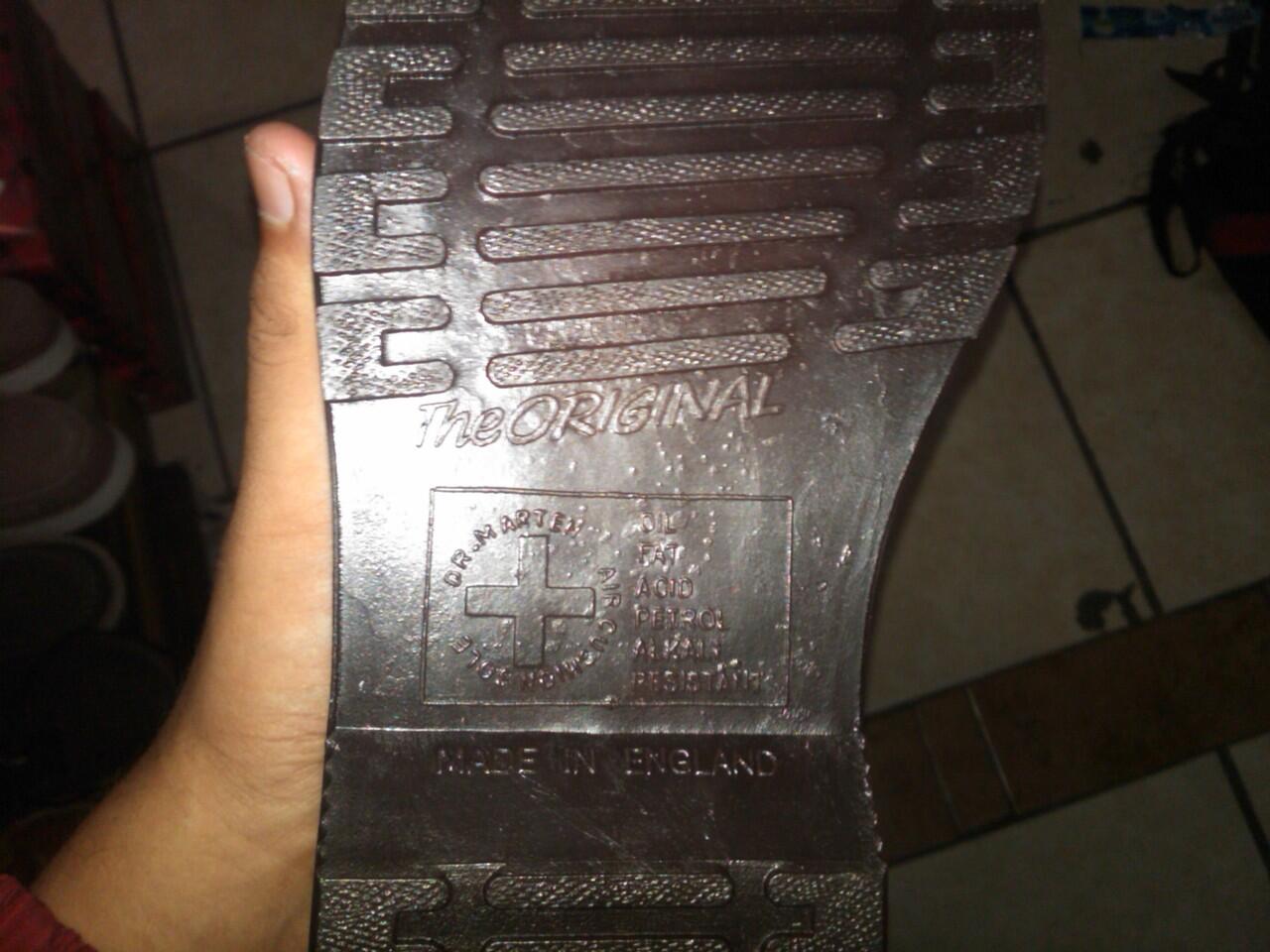 JUAL SEPATU Dr.MARTENS (BANDUNG)