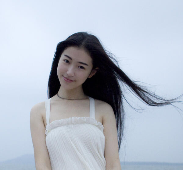 Perempuan Pemilik Wajah Tercantik di China