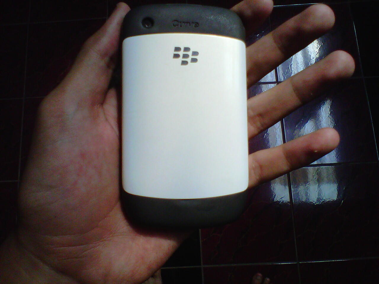 BLACKBERRY/BB GEMINI 8520 WHITE FULLSET GARANSI CTN 1.3 nego tipis JOGJA/SOLO
