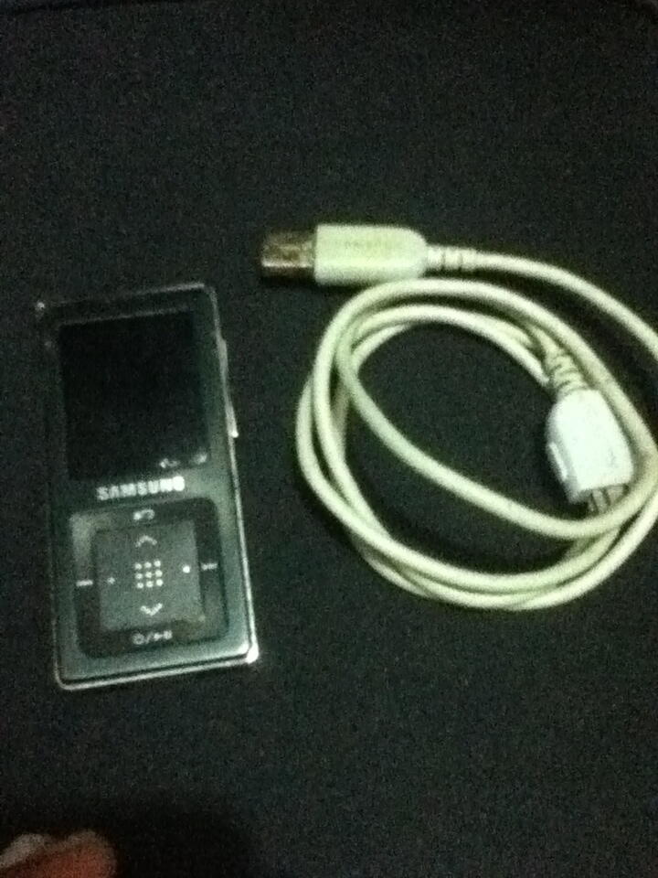 wts : mp3 player rusak -- CREATIVE ZEN MICRO 5GB & SAMSUNG YP - Z5(f) 1GB