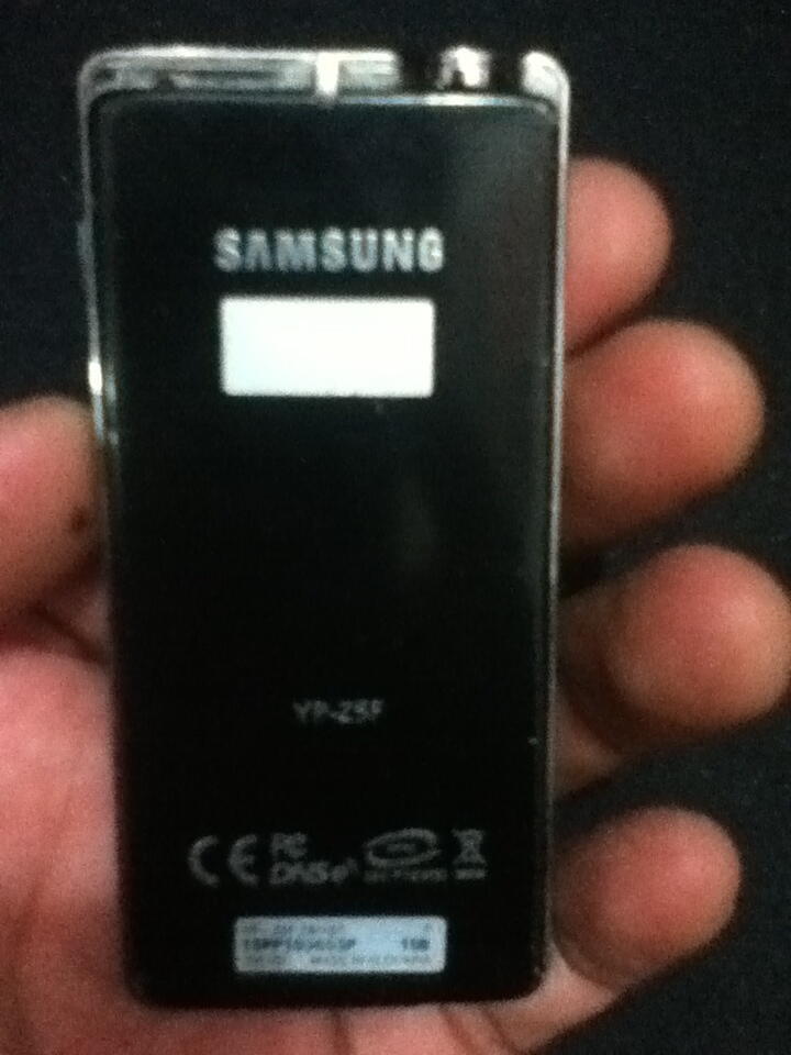 wts : mp3 player rusak -- CREATIVE ZEN MICRO 5GB & SAMSUNG YP - Z5(f) 1GB