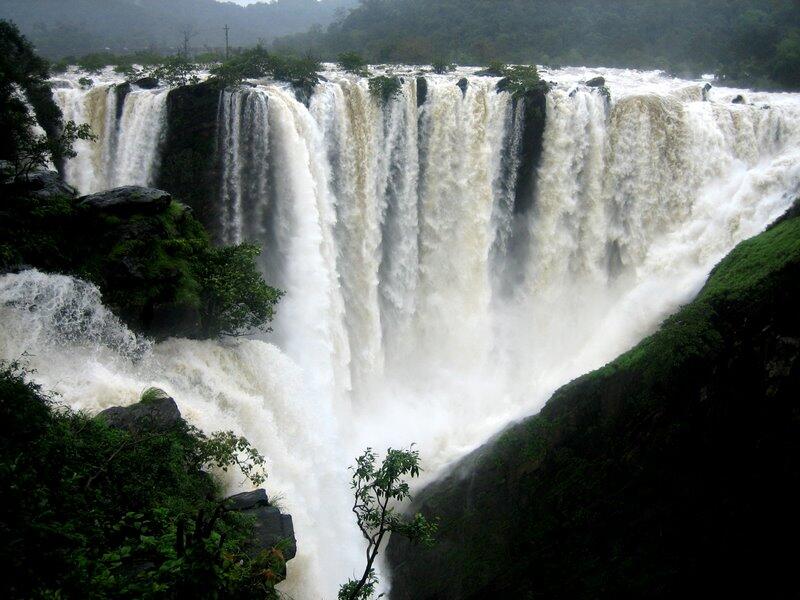 [Wow] mantap gan air terjun ini