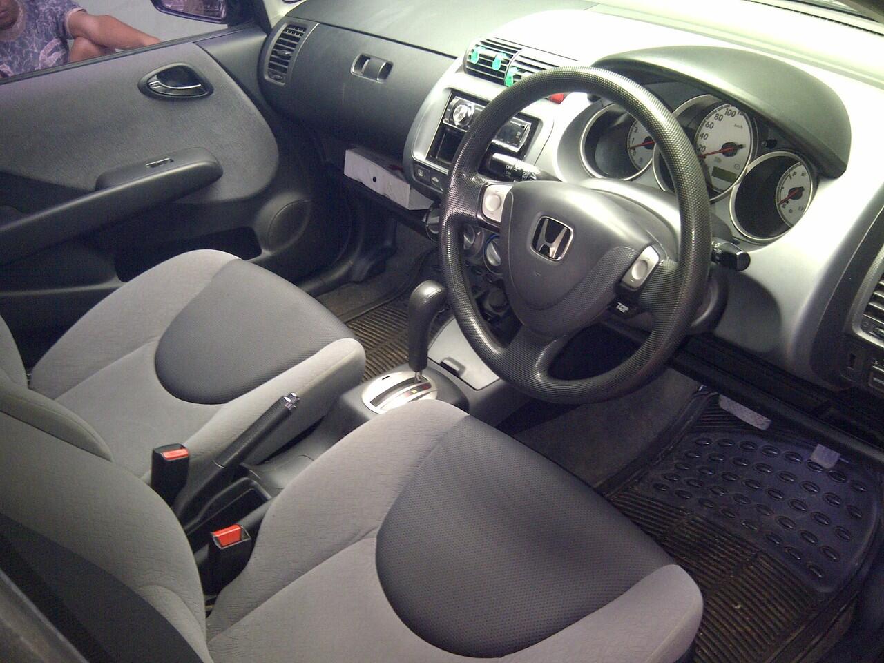 jazz idsi a/t hitam mulus,mesin ngacirrrr thn 2005