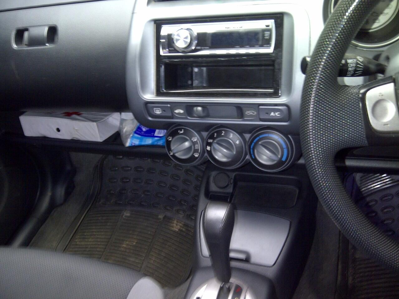 jazz idsi a/t hitam mulus,mesin ngacirrrr thn 2005