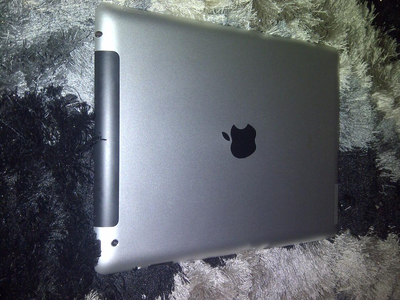Ipad 2 3G 64gb White only 5,2jt fullsett jual cpet