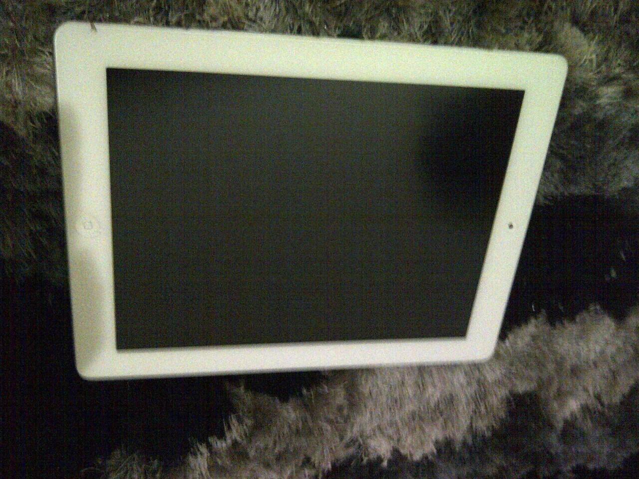 Ipad 2 3G 64gb White only 5,2jt fullsett jual cpet