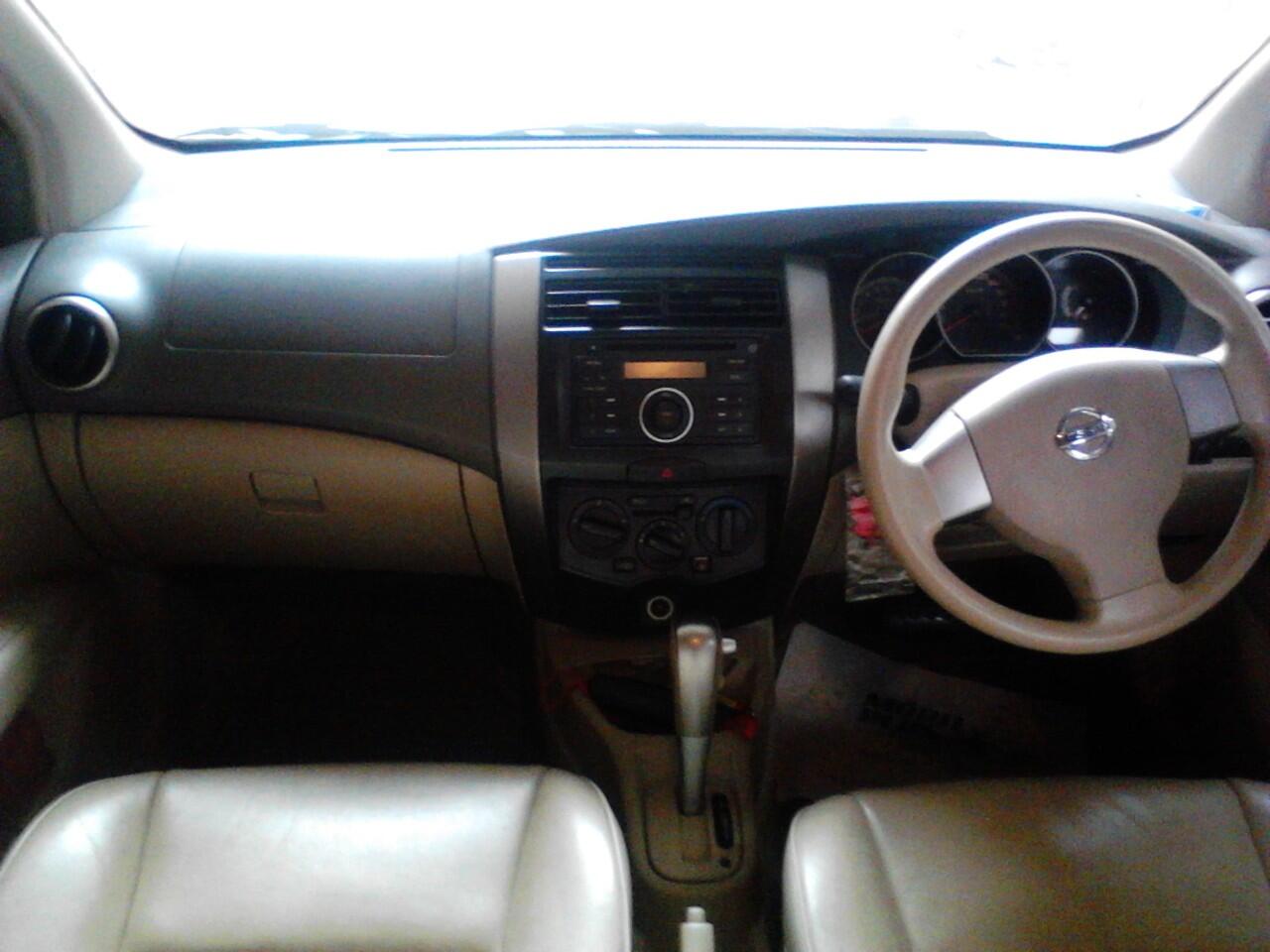 Nissan GRAND LIVINA XV A/T 2007