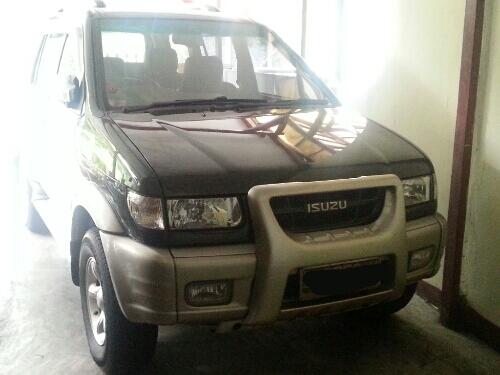 Isuzu Panther Touring Thn. 2003 / Coklat Tua