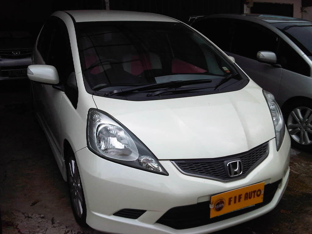 HONDA JAZZ RS MT 2009 PUTIH METALIK