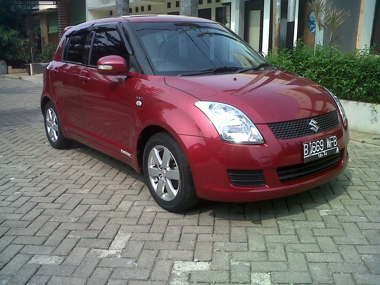 Cari Jual Suzuki Swift ST 2009 Warna Merah Metalic KASKUS