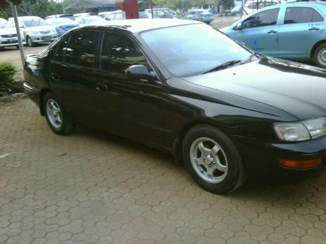 Corona abs 1.600 cc tahun 1994 hitam irit dan nyaman
