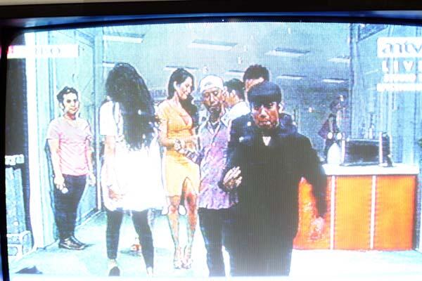 Ada yg nonton pesbukers di antv sekarang??HOT!!