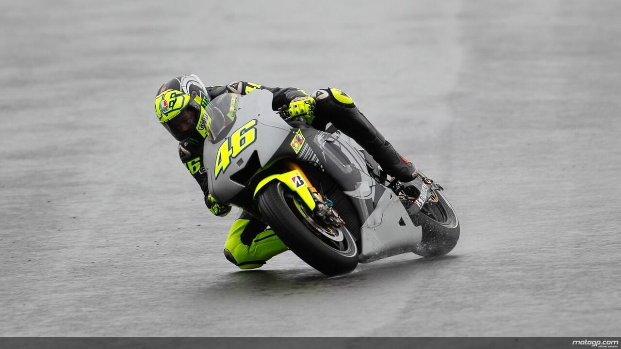 Photo Valentino Rossi dgn Motor Yamaha YZR-M1 Terbaru, GAAANNN ...