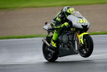 Photo Valentino Rossi dgn Motor Yamaha YZR-M1 Terbaru, GAAANNN ...