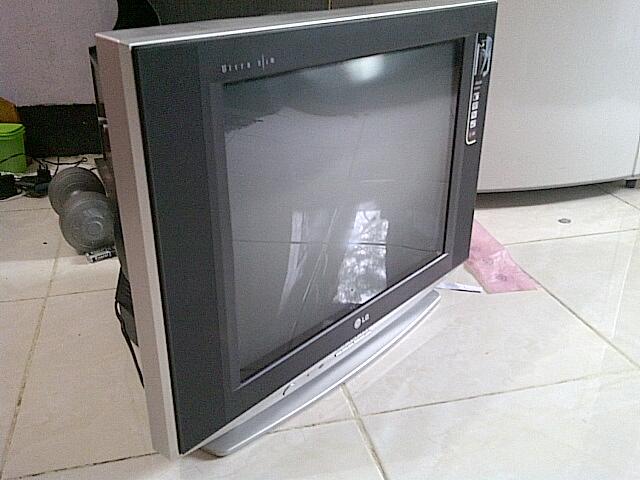 Tv tabung flat 21 inch merk LG,,,Jakarta