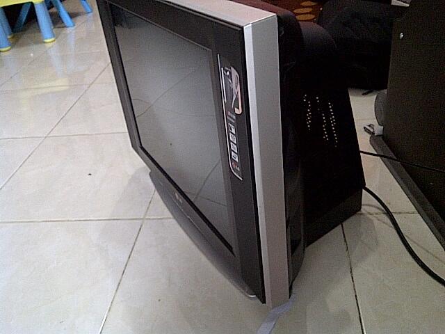 Tv tabung flat 21 inch merk LG,,,Jakarta
