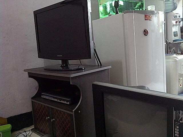 Tv tabung flat 21 inch merk LG,,,Jakarta