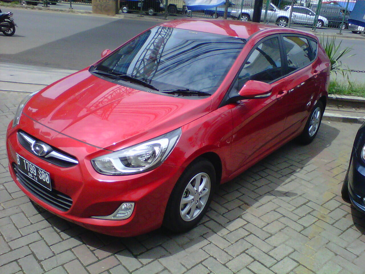 SHOWROOM HYUNDAI CABANG TANGERANG