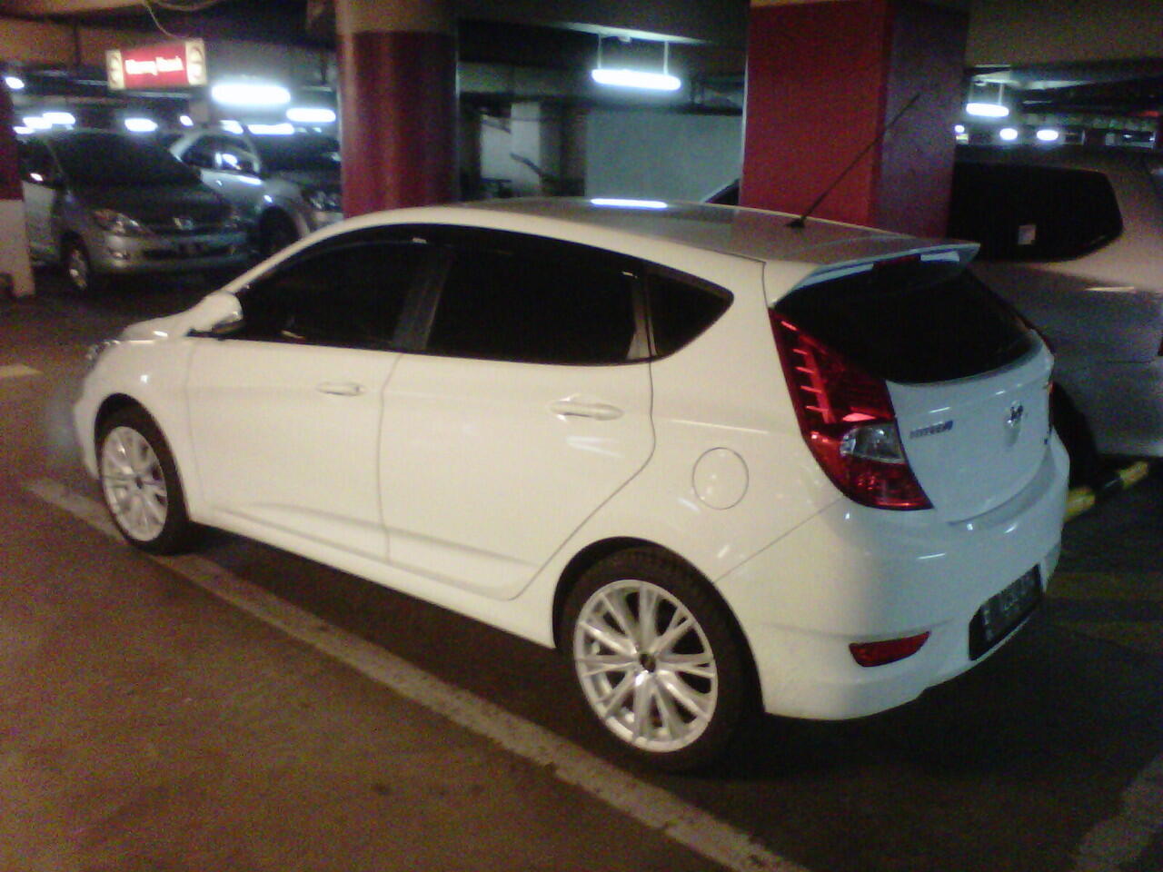 SHOWROOM HYUNDAI CABANG TANGERANG