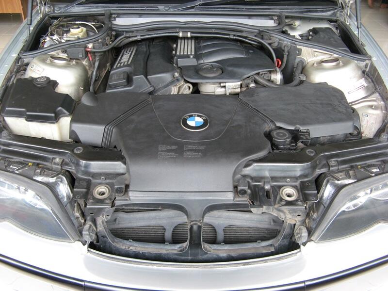 BMW 318i (E46) FACELIFT SILVER MULUS KM RENDAH SIMPANAN ANTIK
