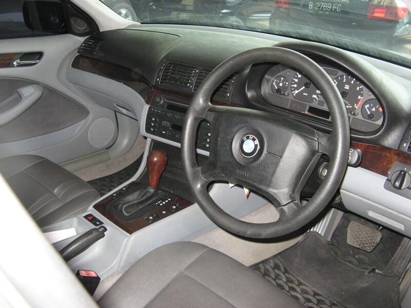 BMW 318i (E46) FACELIFT SILVER MULUS KM RENDAH SIMPANAN ANTIK