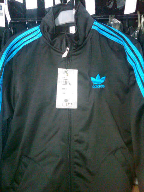 JUAL JAKET ADIDAS BERBAGAI WARNA !!!! HARGA ANAK KOSAN BANGETTT !!!! :D