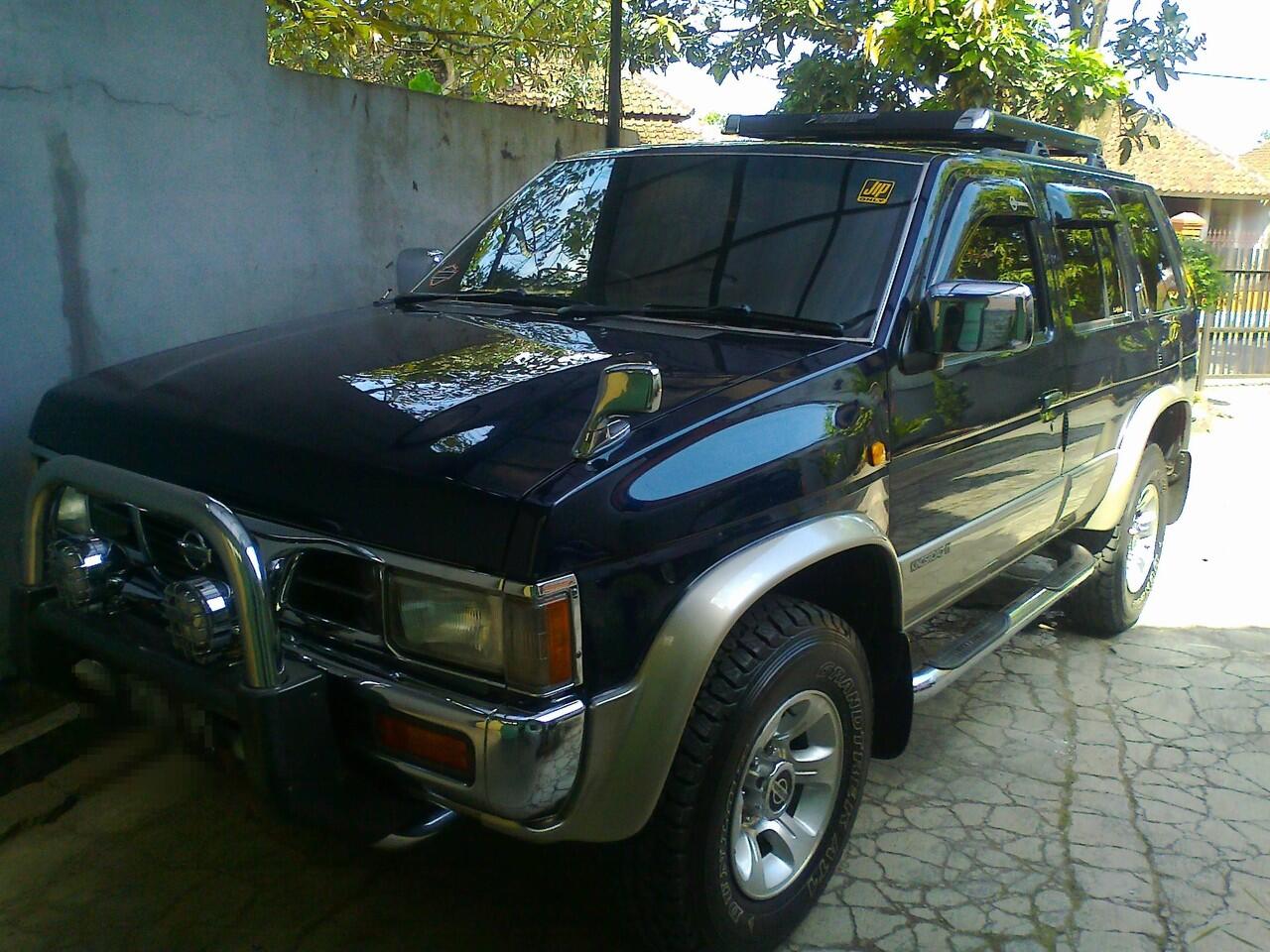 Nissan Terrano Kingsroad F1 (2400cc)
