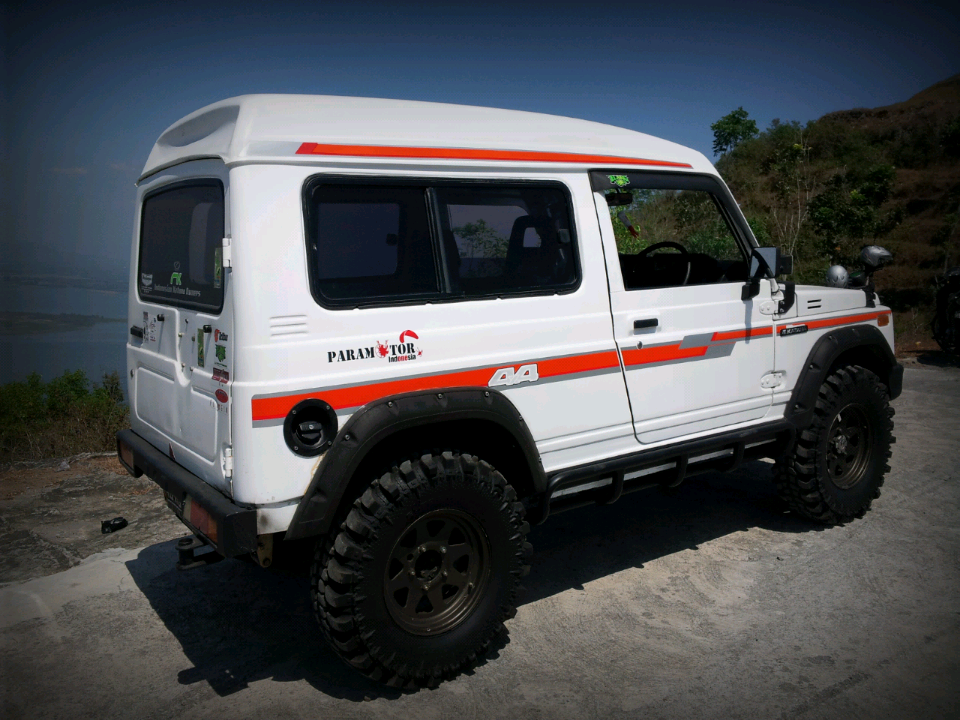SUZUKI JIMNY SJ410 LWB BRI TH 1992 PUTIH ( 4x4 )