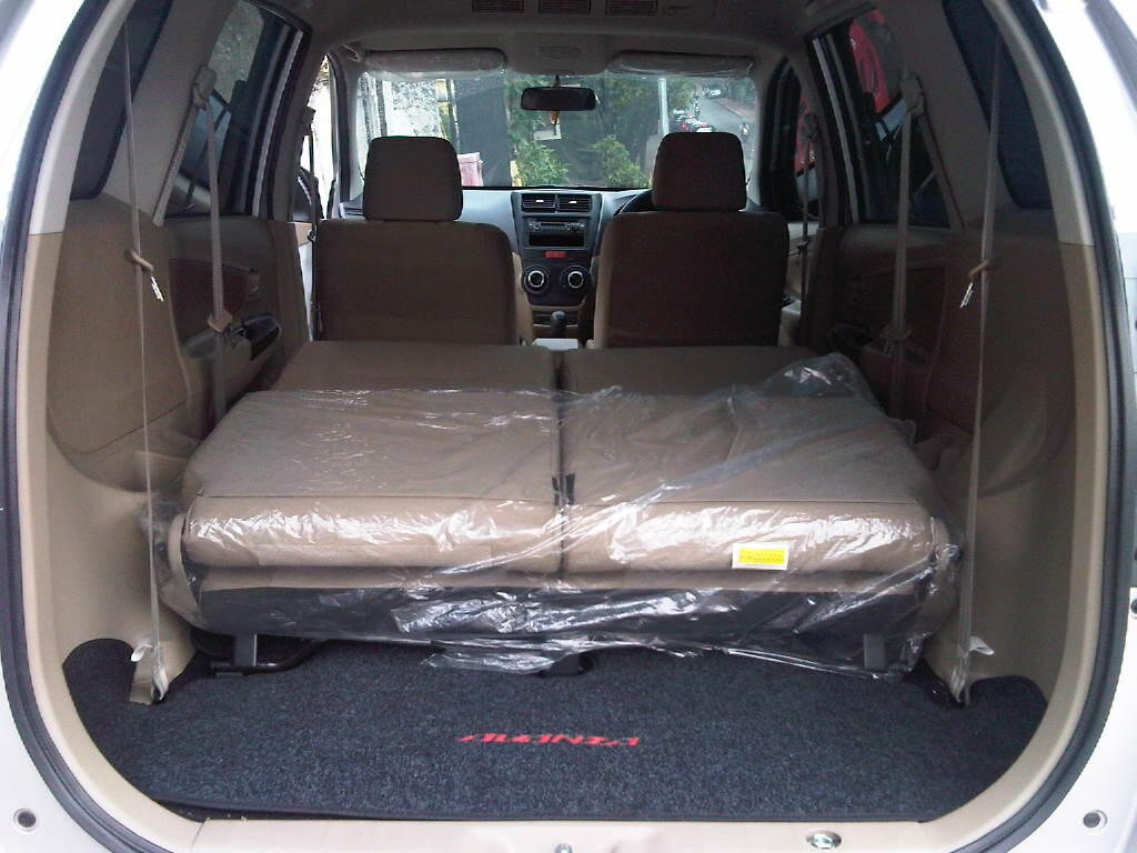 TOYOTA NEW AVANZA 1.3 G MT 2011 SILVER METALIK
