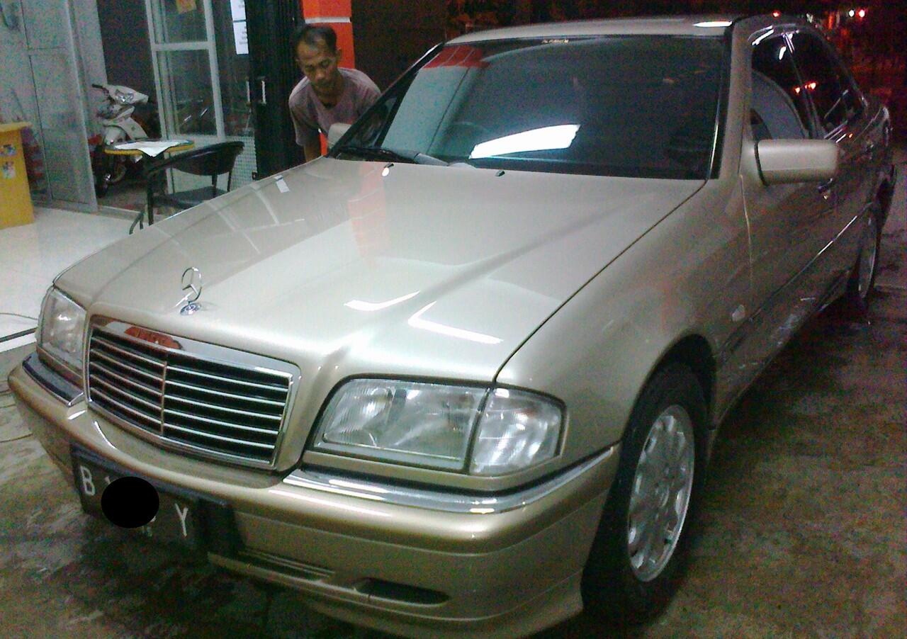 Mercedes Benz C 240 Tahun 2000