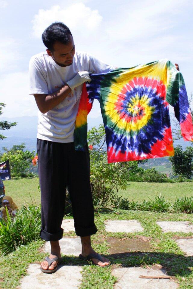 CARA PEMBUATAN KAOS TIDYE