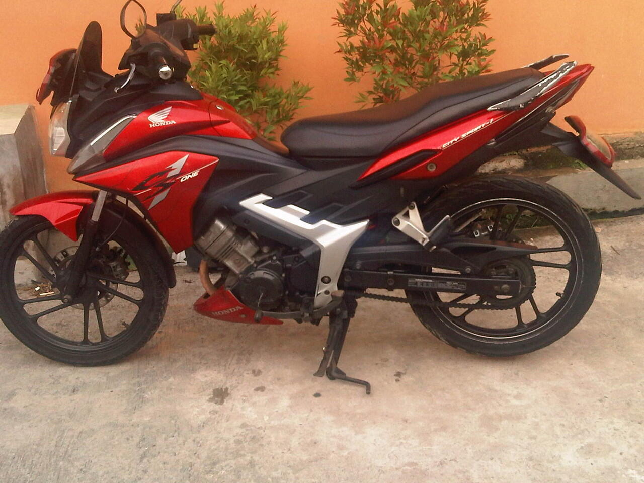 WTS HONDA CS-1 MERAH HITAM,MURAH AJA JUAL CEPET (BU)BONUS HELM INK 4 BUYER