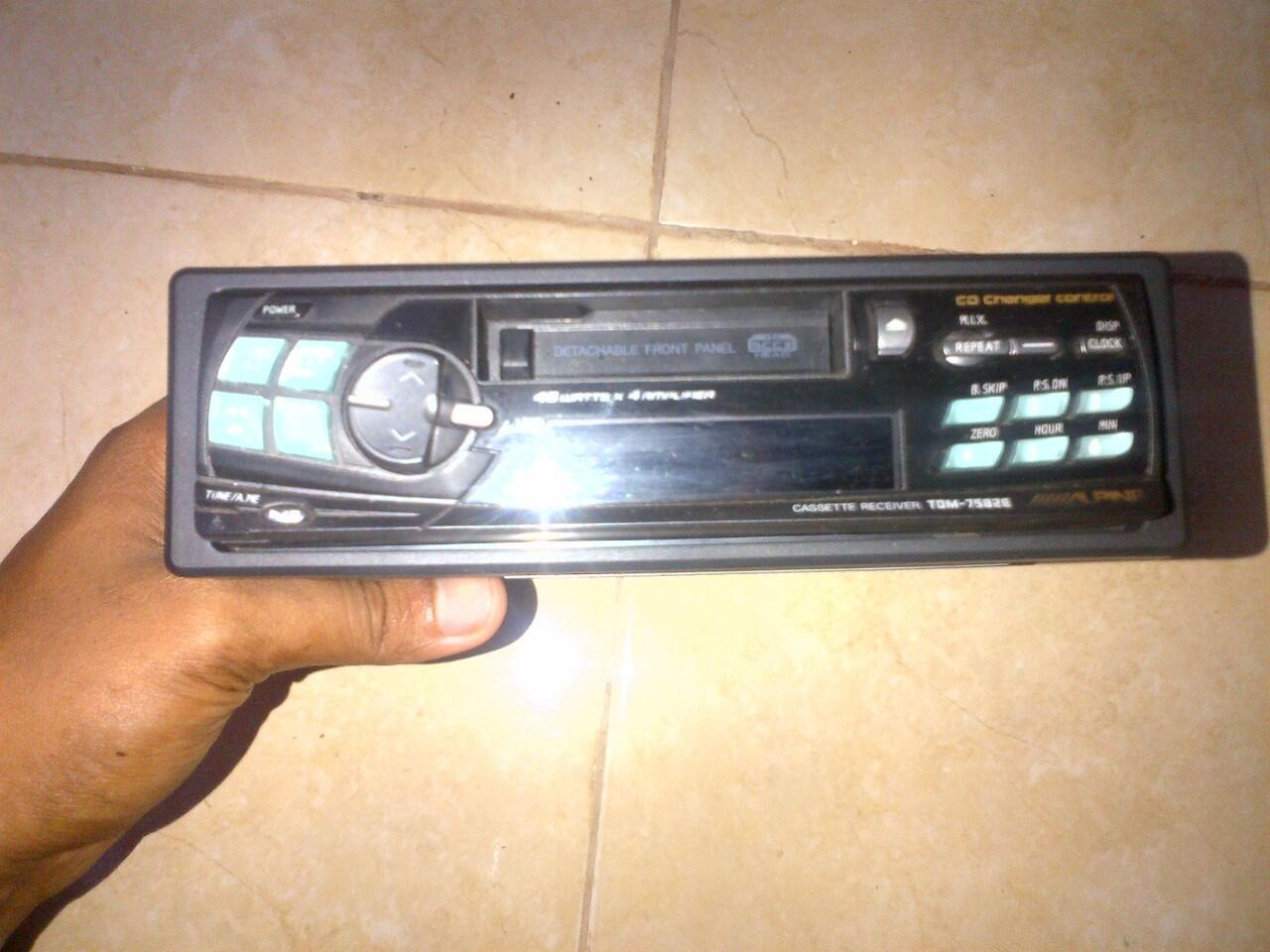 headunit alpine, subwoofer, power solo baric