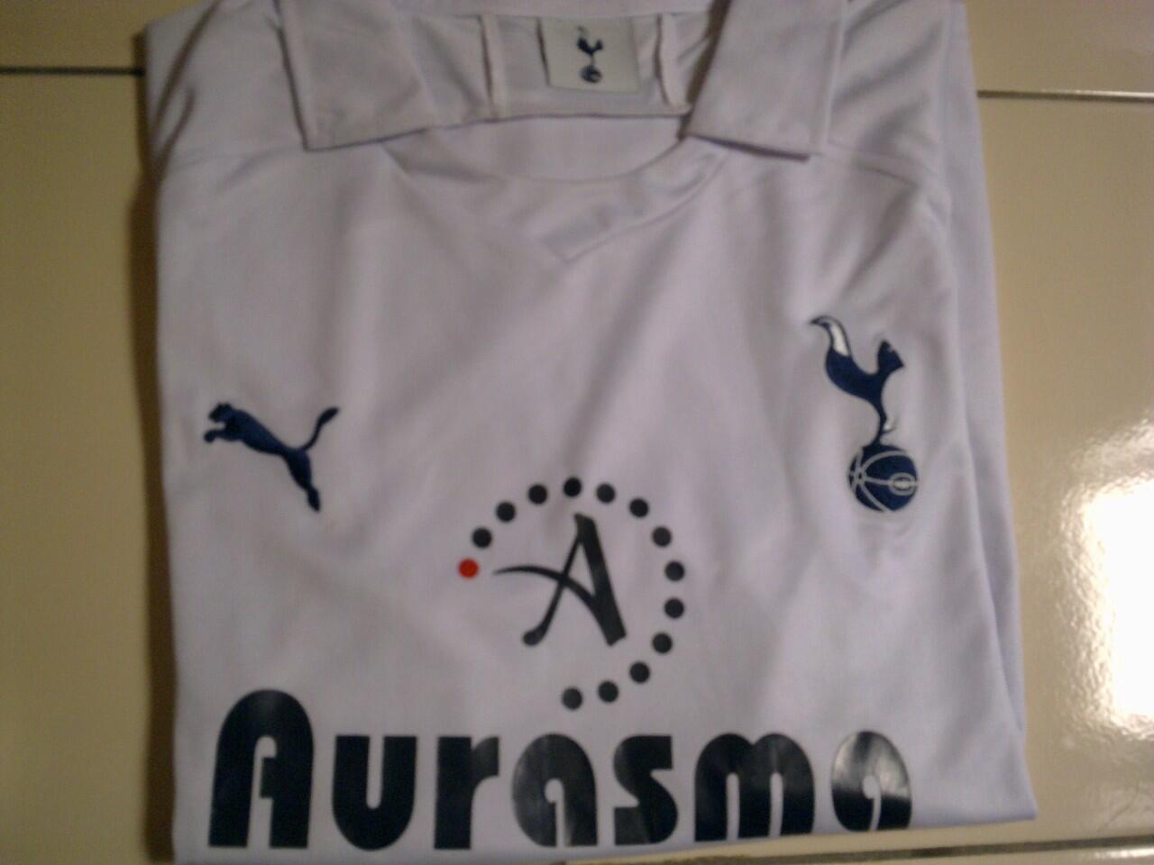 Cari jersey Tottenham home 2009 dan home 2011