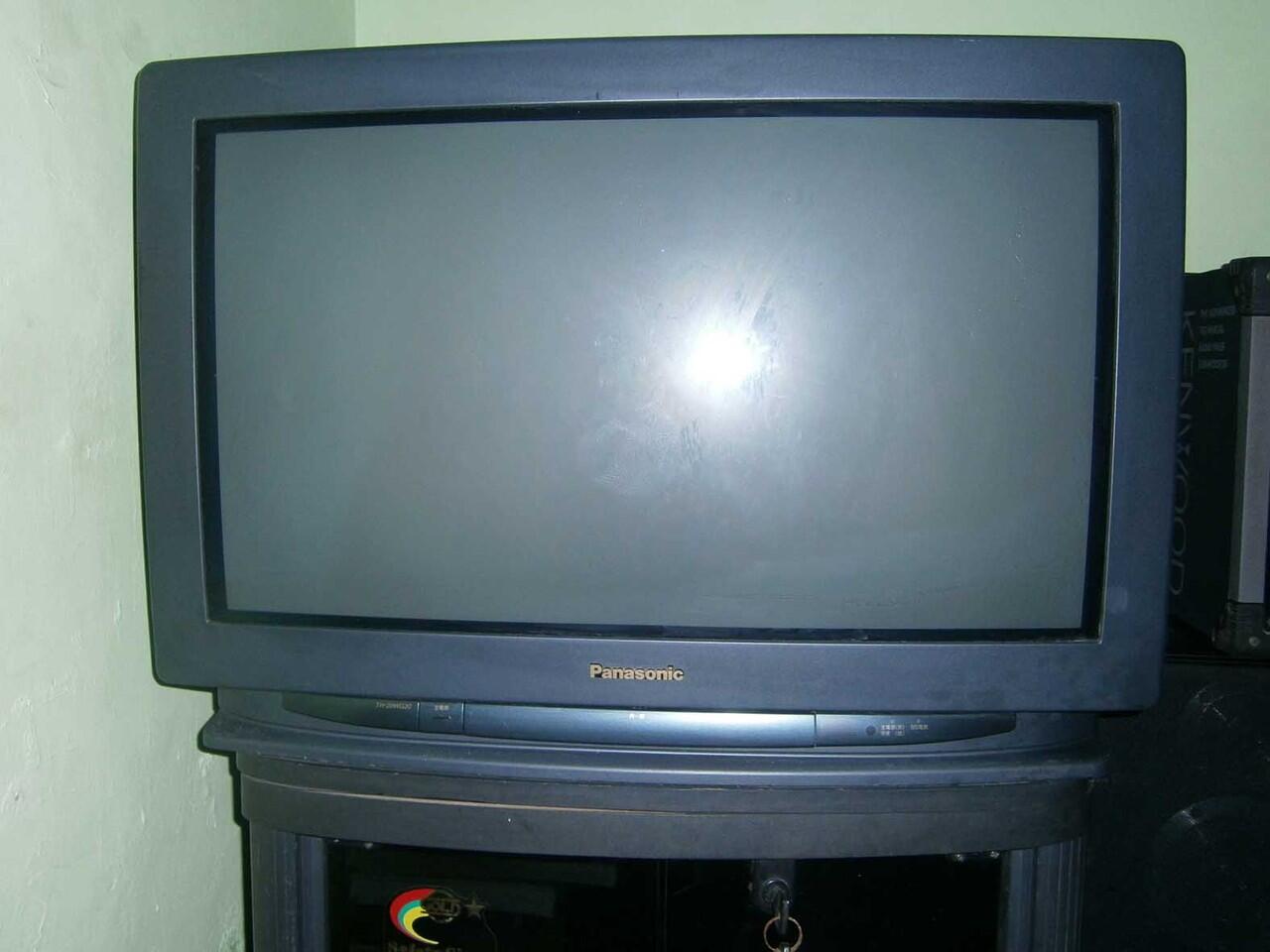 Televisi panasonic 28 inci 
