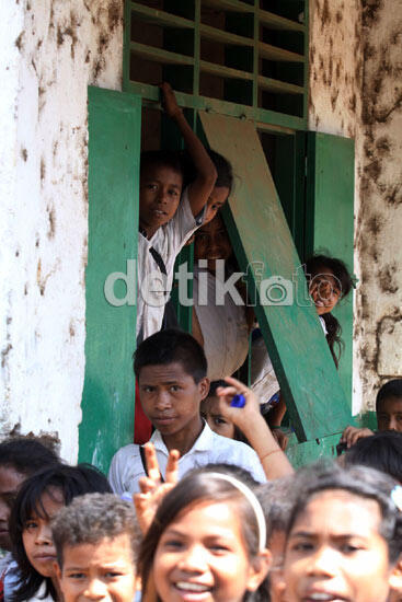 Duh, Masih Banyak Pelajar Tak Bersepatu pict!!!