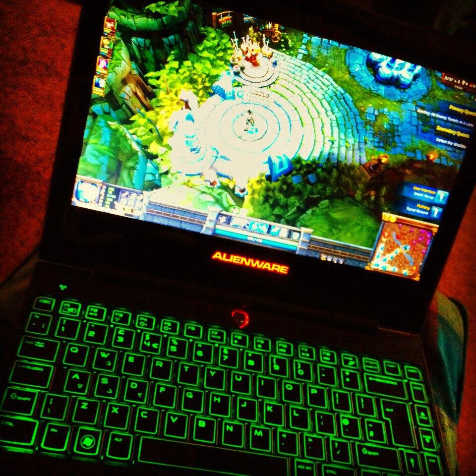 Yang Blom tw gambar Model PC/Laptop Alienware Msk Gan!