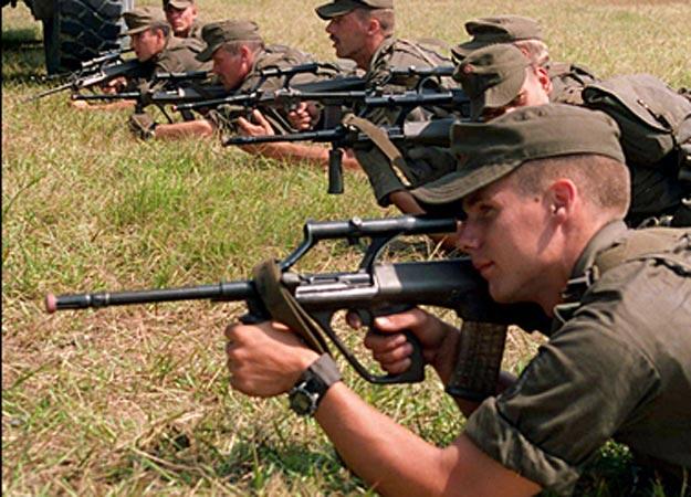 10 ASSAULT RIFFLE TERBAIK