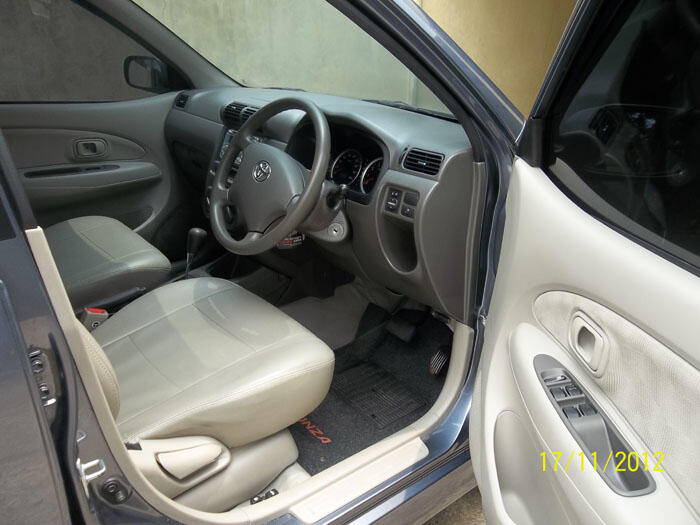 AVANZA G AT TAHUN 2010 KILOMETER 20 RIBU TERAWAT