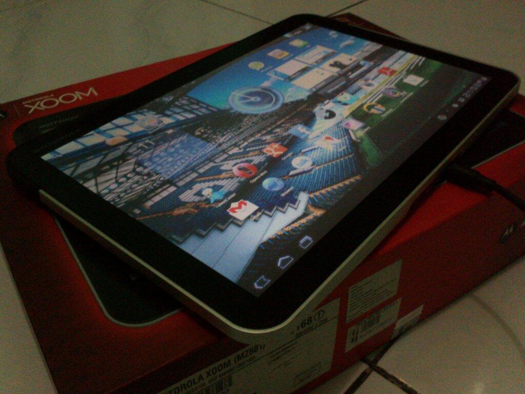 jual PC Tablet Motorola Xoom 32GB MZ601 (second nice condition)