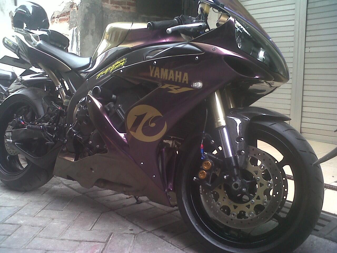 DI JUAL YAMAHA R1 2002