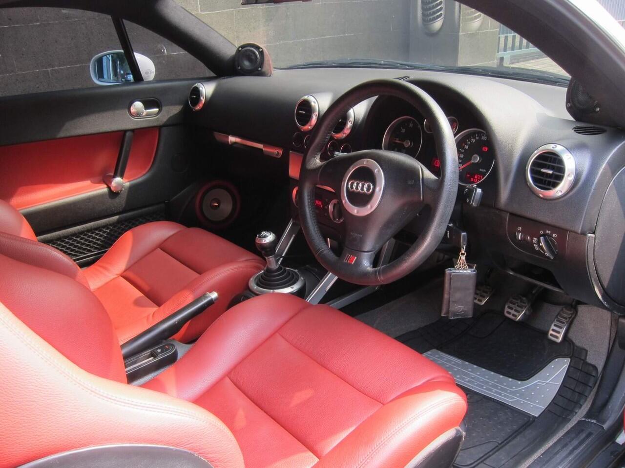Terjual FS Audi TT Quattro Turbo Full Modifikasi Mewah Putih Bagus