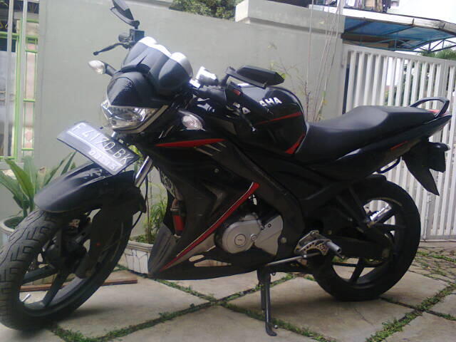 Dijual cepat dan murah Yamaha Vixion tahun 2010 warna abu-abu plat F