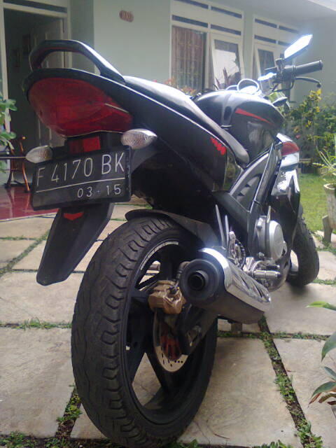Dijual cepat dan murah Yamaha Vixion tahun 2010 warna abu-abu plat F
