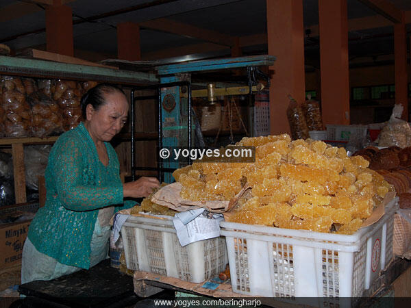 PASAR BERINGHARJO - Pasar Tradisional Terlengkap di Yogyakarta